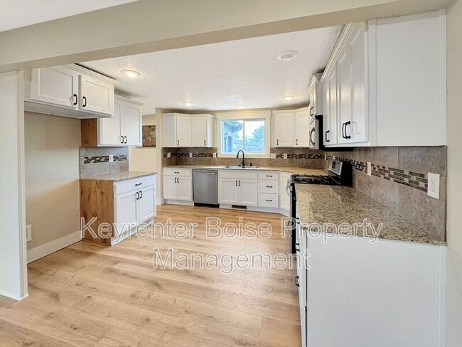 Building Photo - 7867 W Camas St