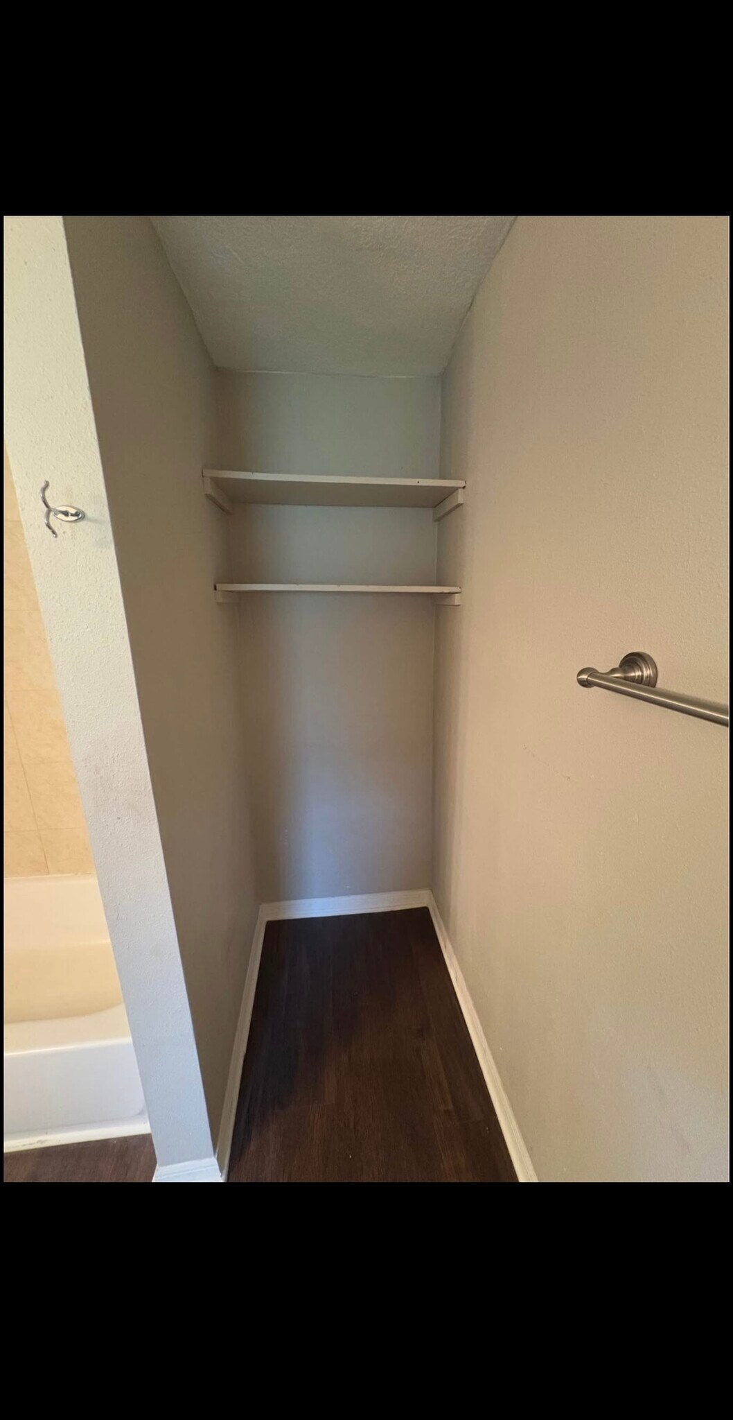 Building Photo - 515 E Morgan St