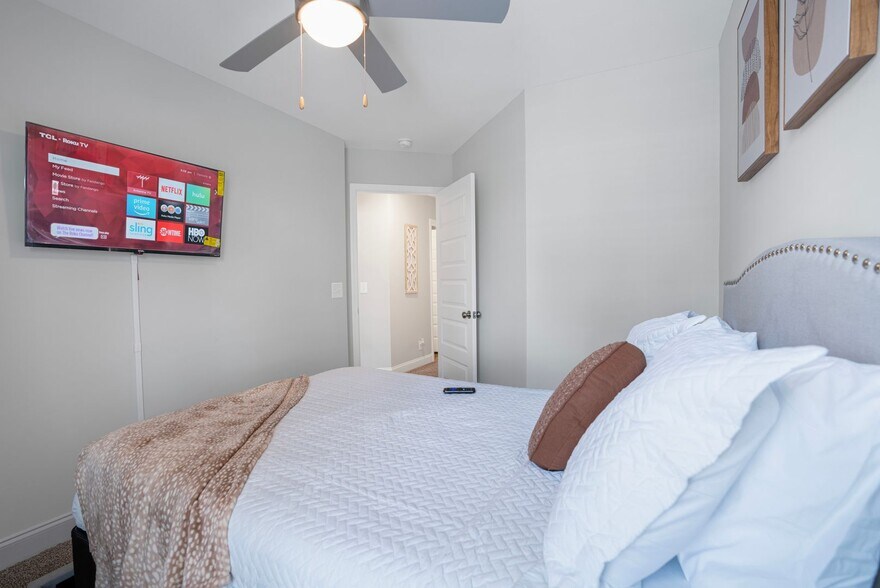 Building Photo - 156 Excell Rd