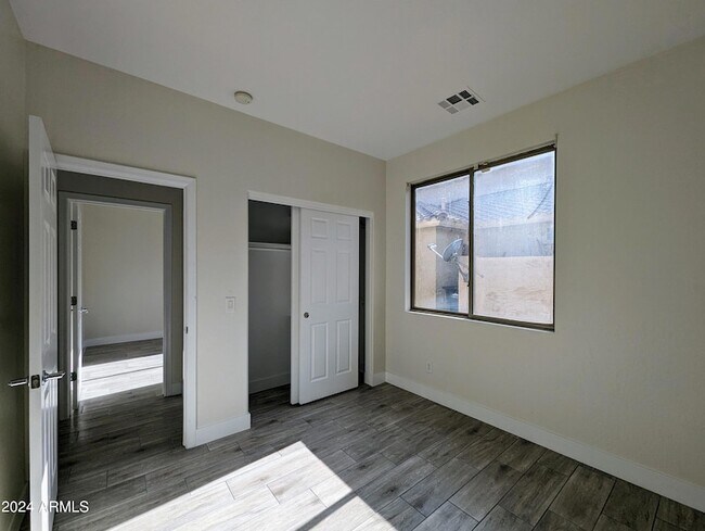 Building Photo - 15432 W Tasha Cir