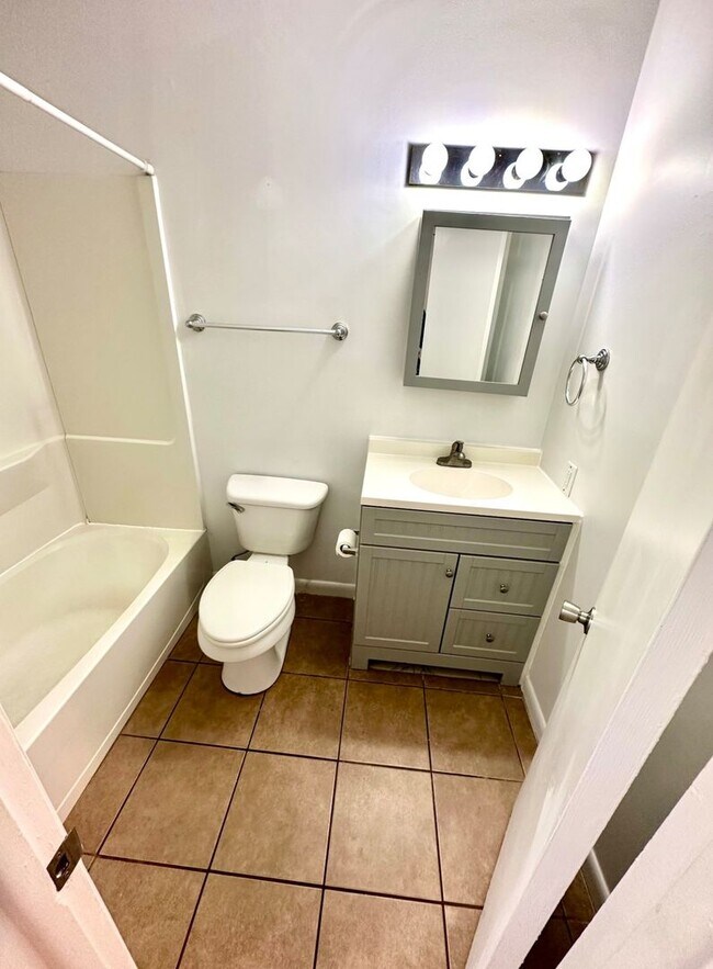 Building Photo - St. Andrews Apartment/Condo