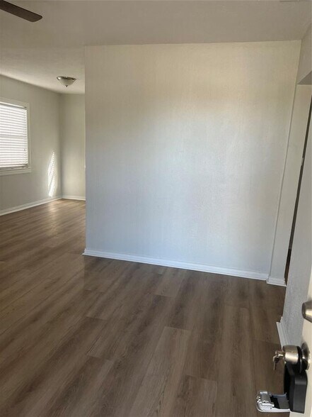 Building Photo - 4113 McCart Ave