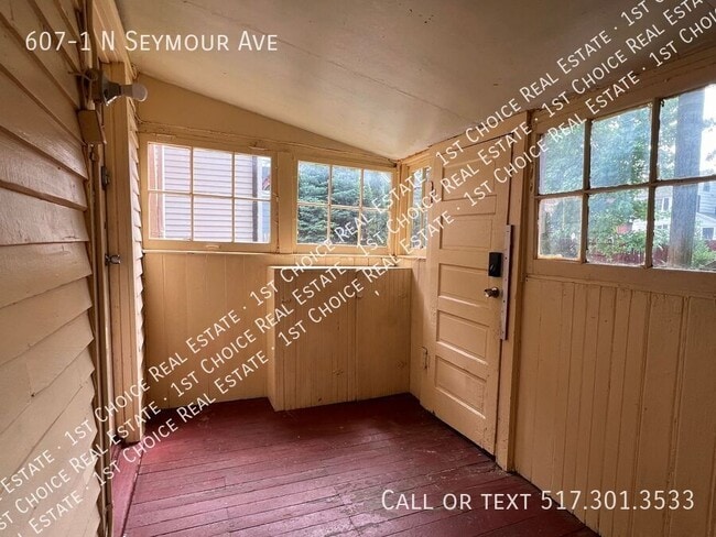Building Photo - 607-1 N Seymour Ave-