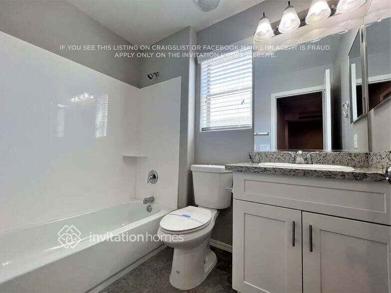 Building Photo - 3559 E Tulsa St