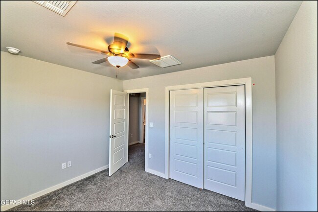 Building Photo - 6952 Black Mesquite Dr