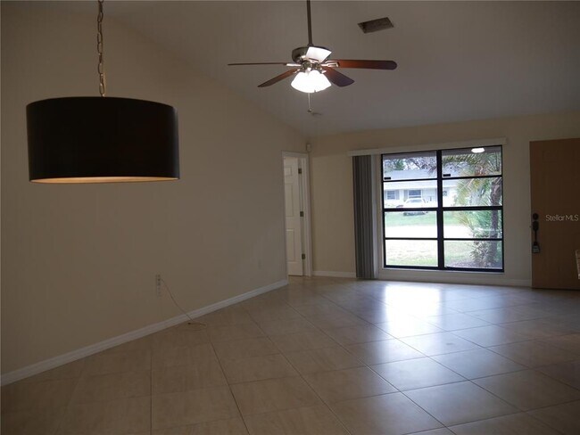 Building Photo - 3026 Vinson Ave