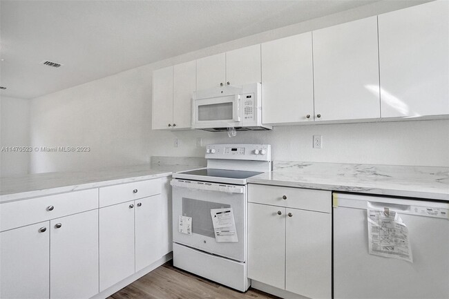 Building Photo - 58 SW 3rd Ct
