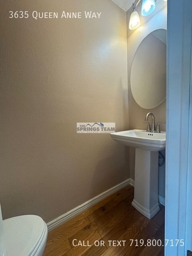 Building Photo - 3635 Queen Anne Way