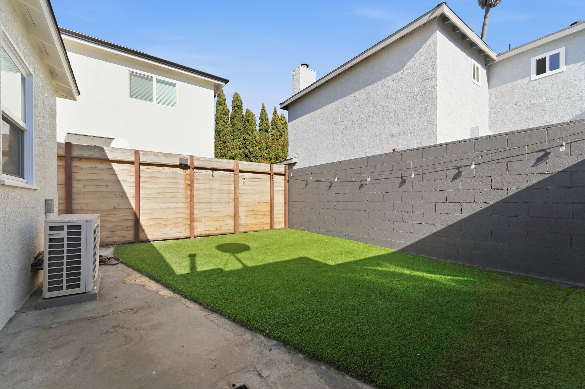 Building Photo - 6009 W 85th Pl