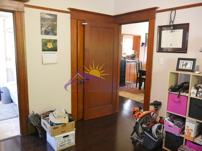 Building Photo - Unique 3 Bed 2 Bath 1,359 Sq. Ft. Midtown ...