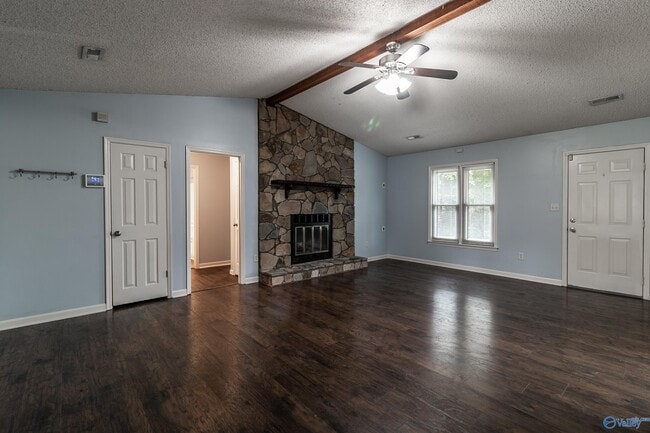 Building Photo - 313 Red Oak Rd