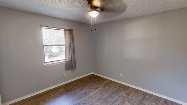 Building Photo - 1619 Leader Dr