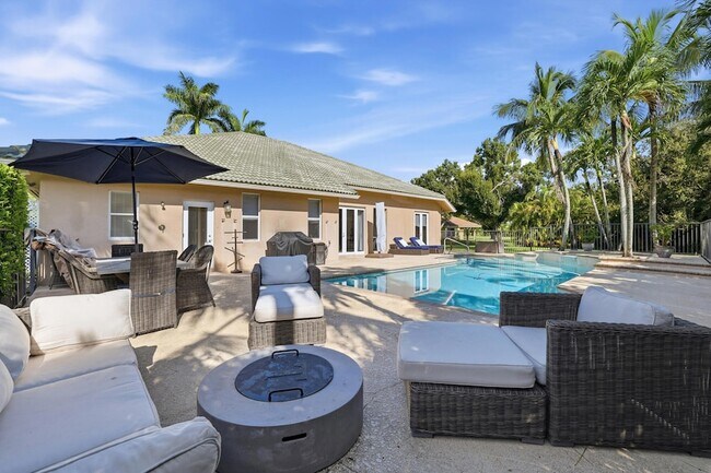 Building Photo - 1350 Pampas Way
