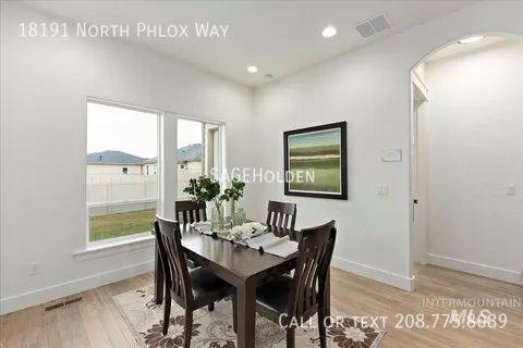 Building Photo - 18191 N Phlox Way