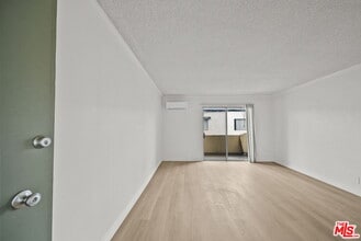 Building Photo - 8371 Northgate Ave