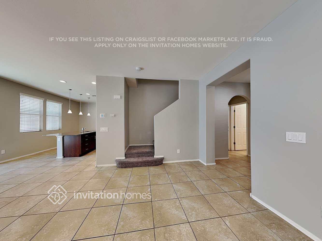 Building Photo - 225 N Sandal