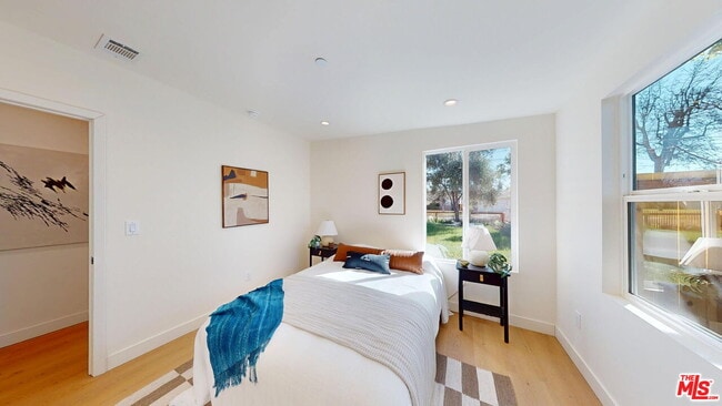 Building Photo - 6441 Satsuma Ave