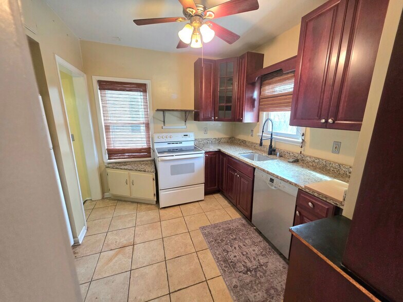 Building Photo - 4017 S 1st St