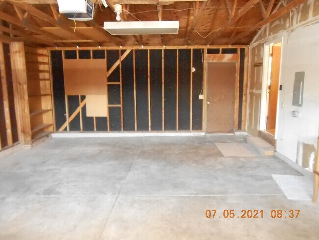 Building Photo - 418 Chukar Ct