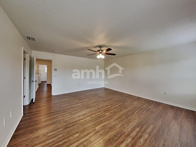 Building Photo - 19640 Timberbluff Dr