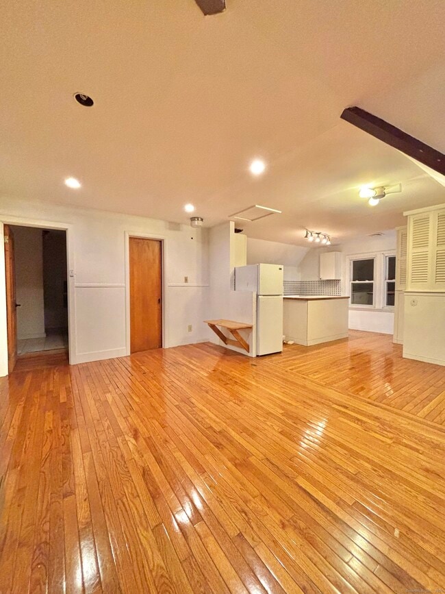 Primary Photo - 178 Sherman Ave