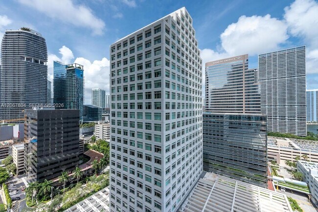 Building Photo - 950 Brickell Bay Dr