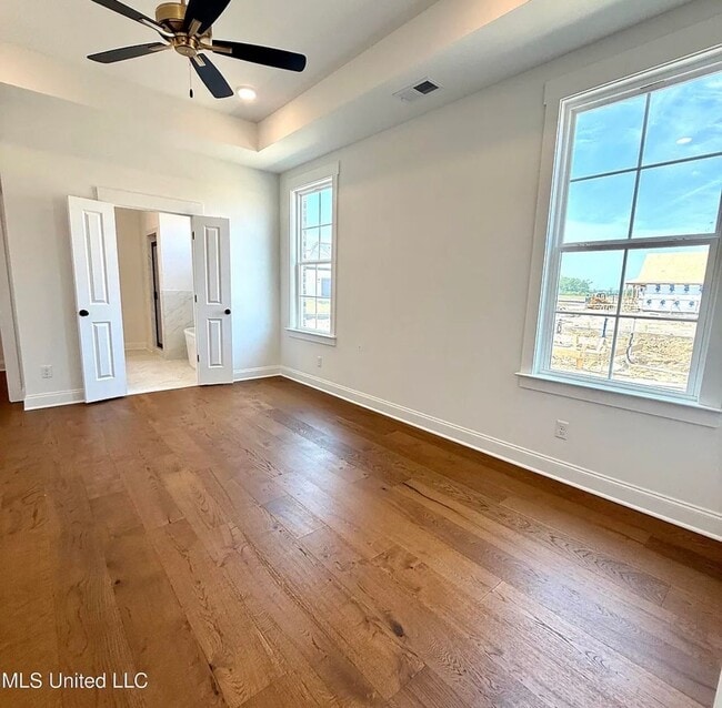 Building Photo - 607 Sunflower St