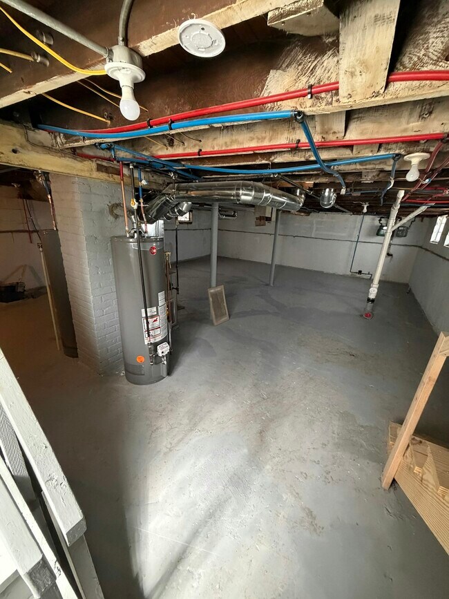 Building Photo - 12104 Osceola Ave