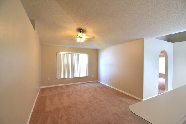 Building Photo - COMING SOON~ Spacious 3 bedroom 2 bath wit...