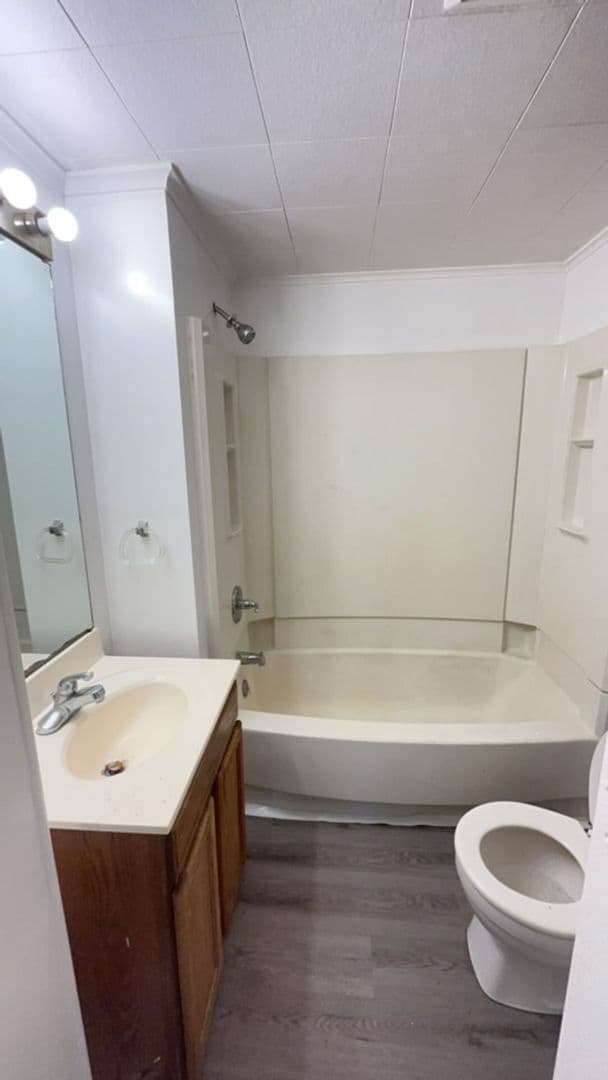 Building Photo - Plenty of Privacy