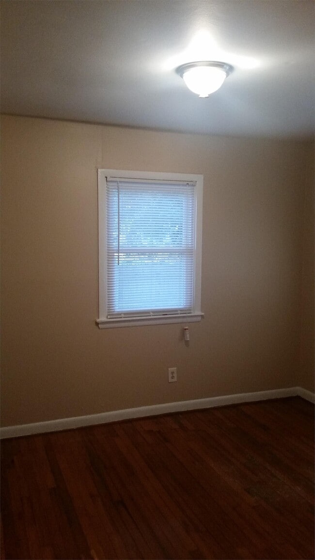 Building Photo - 2836 Club Plaza Rd