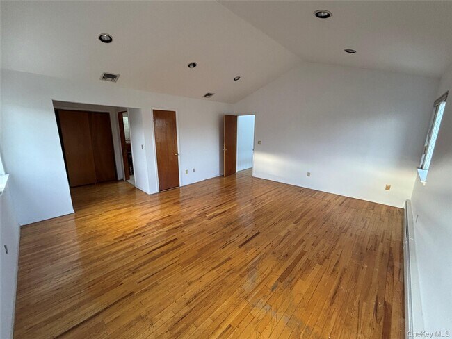 Building Photo - 31 Woodward St