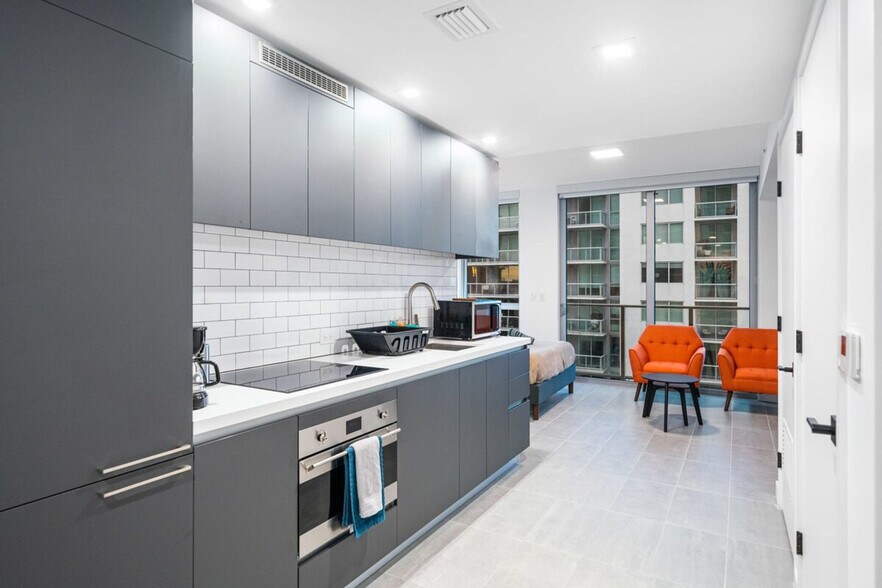 Building Photo - 227 NE 2nd St