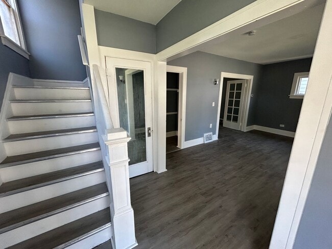 Building Photo - Coming Soon! Section 8 Accepted! Newly Ren...