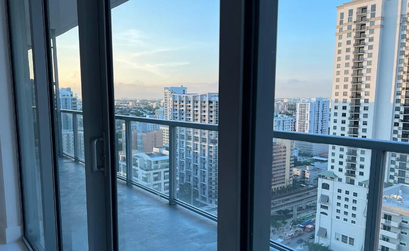 Building Photo - 1111 SW 1st Ave