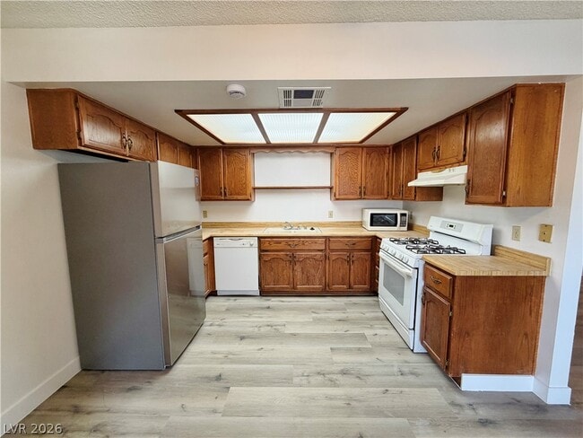 Building Photo - 6619 W Tropicana Ave