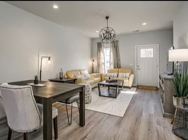 Building Photo - 135 Rosemont Dr