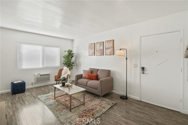 Building Photo - 837 S Sierra Vista Ave