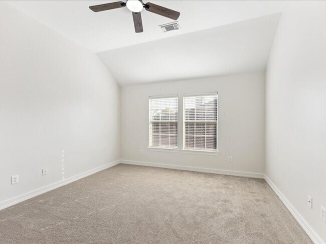 Building Photo - 11404 Island Manor St