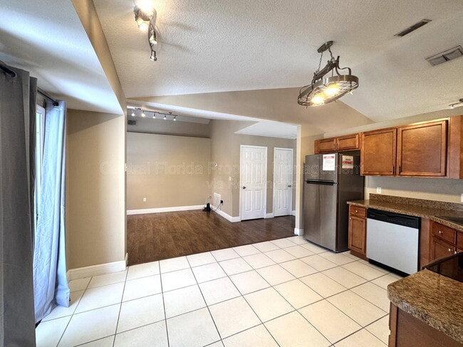 Building Photo - 820 Briargrove Ave
