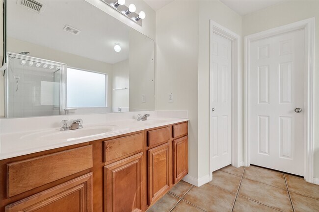 Building Photo - 3119 Myrtle Ranch Dr