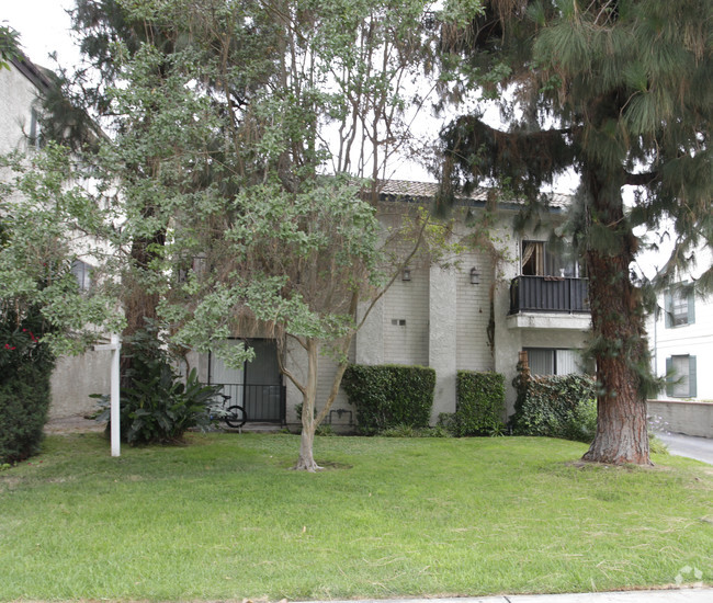 Primary Photo - 11821 Magnolia Blvd.