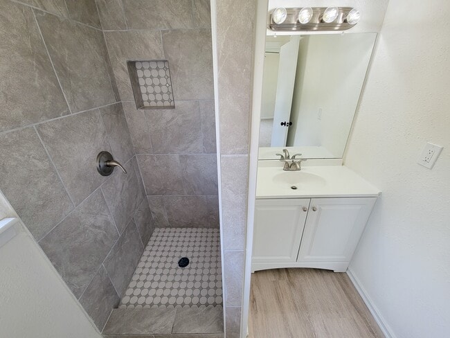 Building Photo - 301 Cypress St