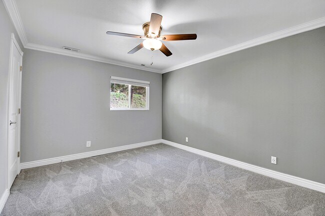 Building Photo - 6554 High Cir