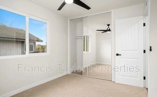 Building Photo - 13837 Paseo Cardiel