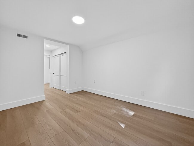 Building Photo - 13337 30th Ave NE