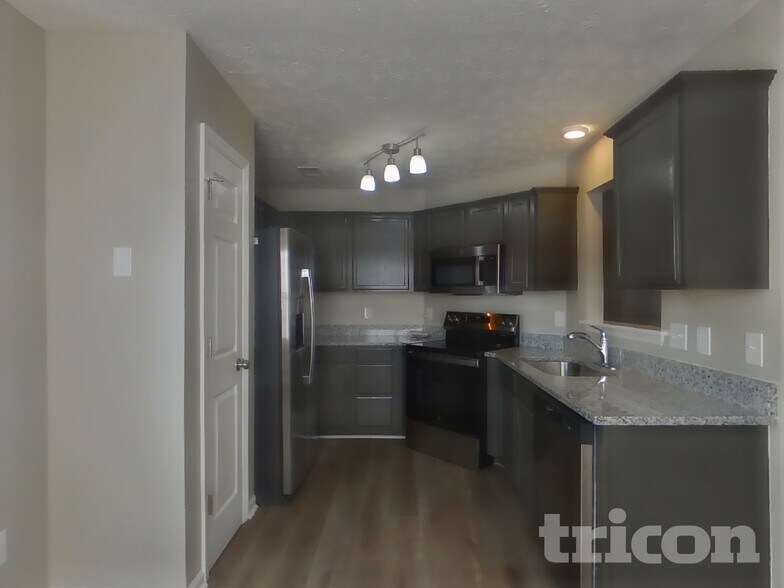 Building Photo - 1956 Port James Cir