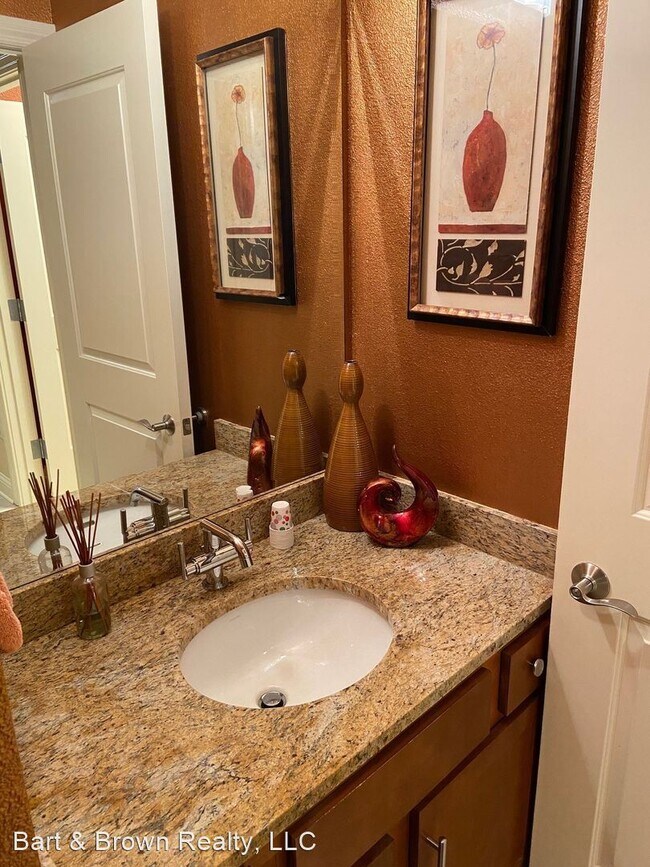 Building Photo - 2 br, 2.5 bath House - 9410 Branson Landin...