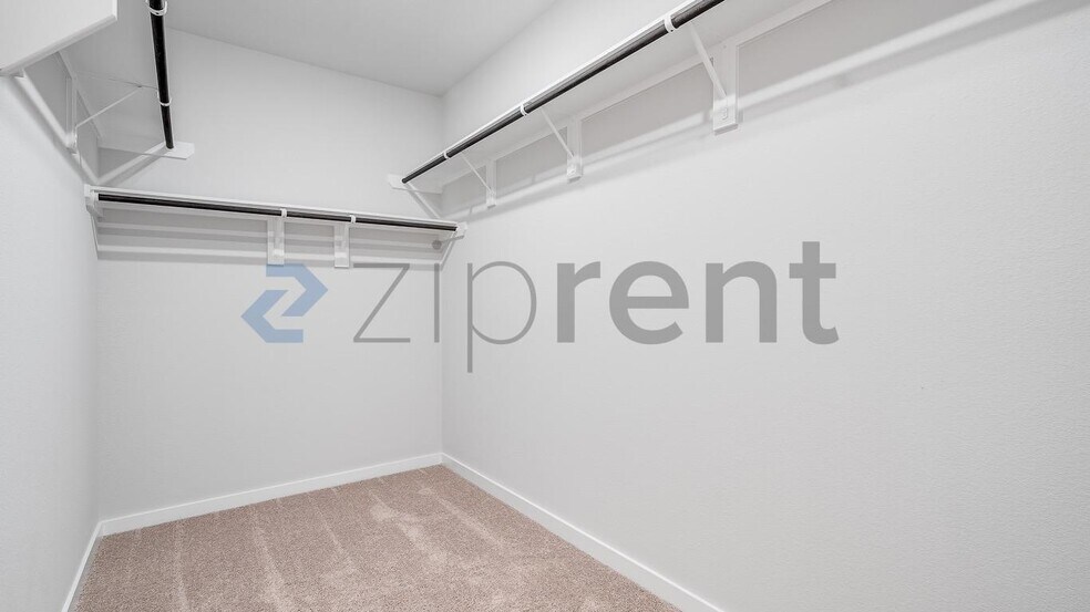 Building Photo - 27327 Blue Pool Dr