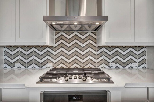 Building Photo - 12909 Mitica Dr